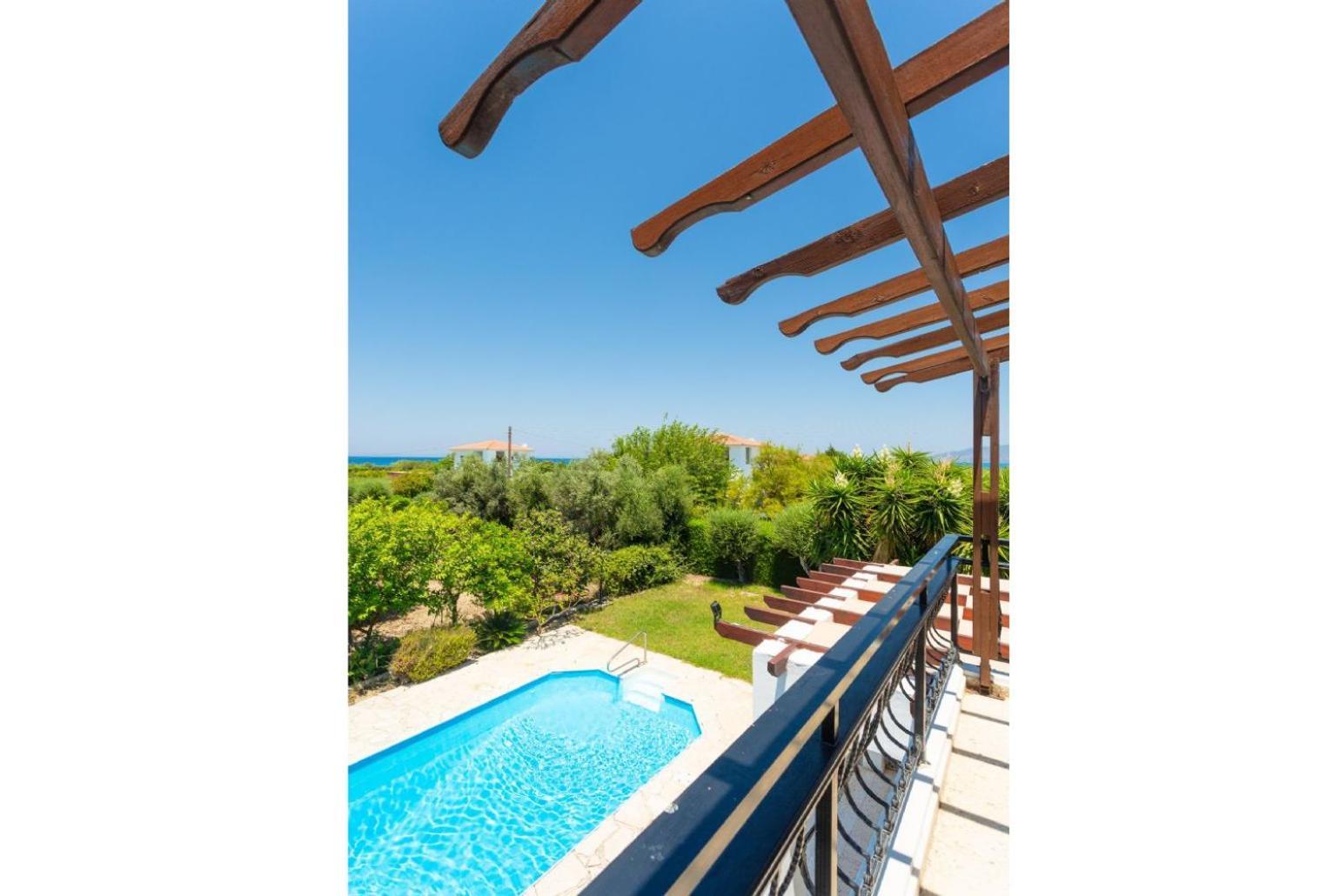 Sun Beach Villa Thio Polis ภายนอก รูปภาพ