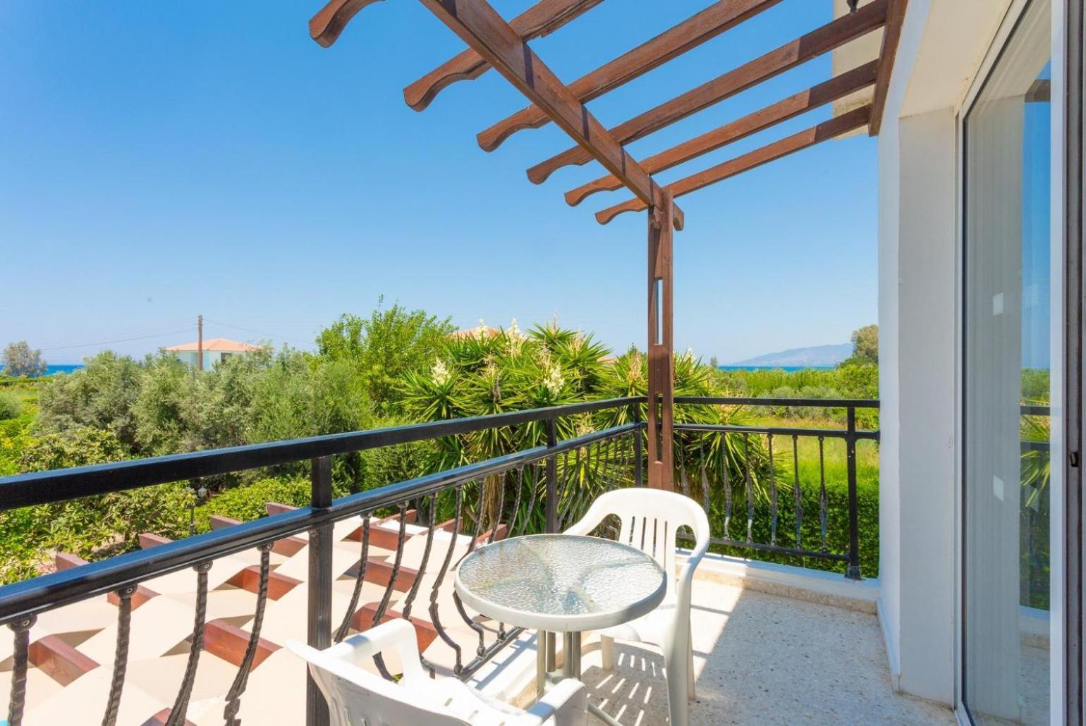 Sun Beach Villa Thio Polis ภายนอก รูปภาพ
