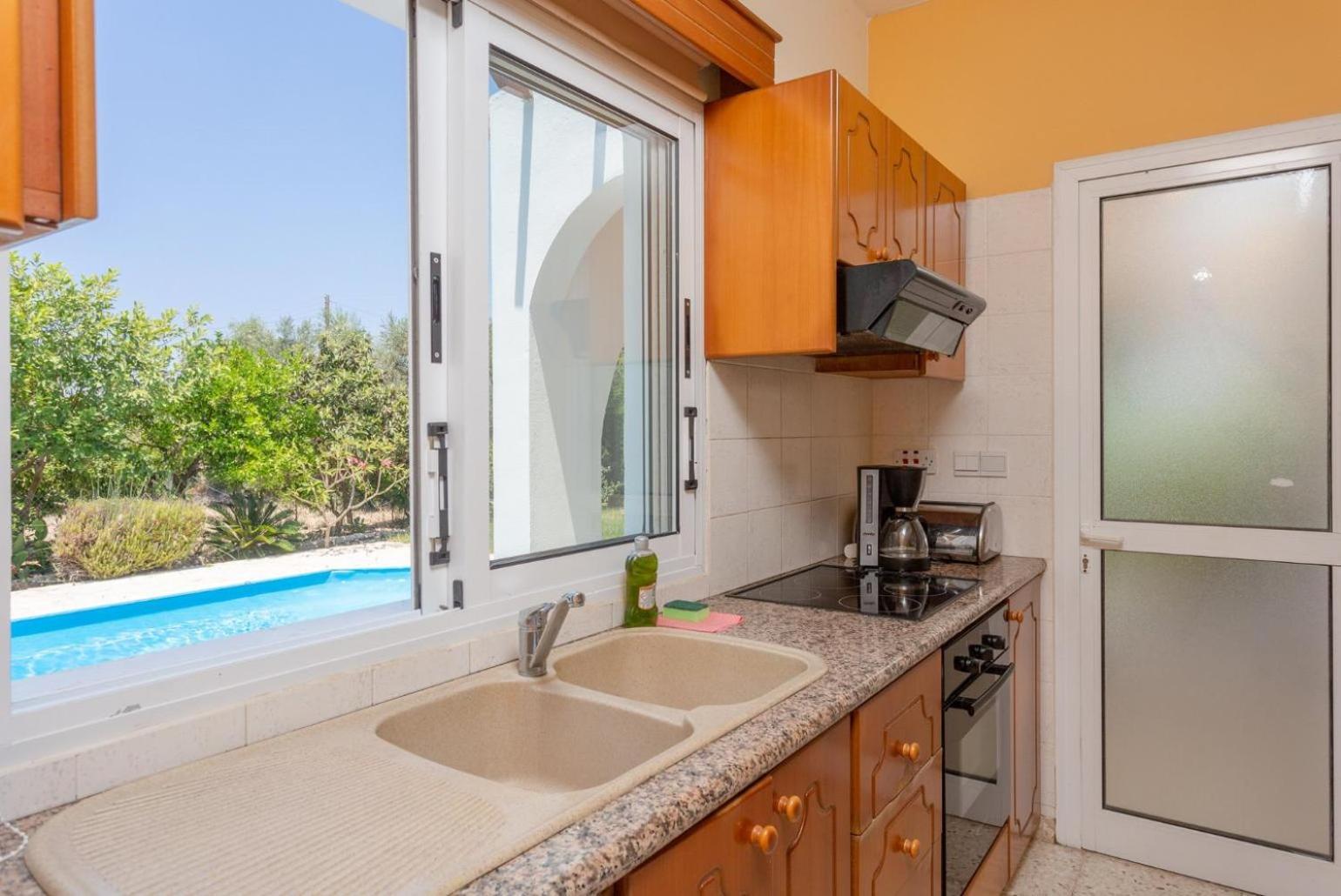 Sun Beach Villa Thio Polis ภายนอก รูปภาพ