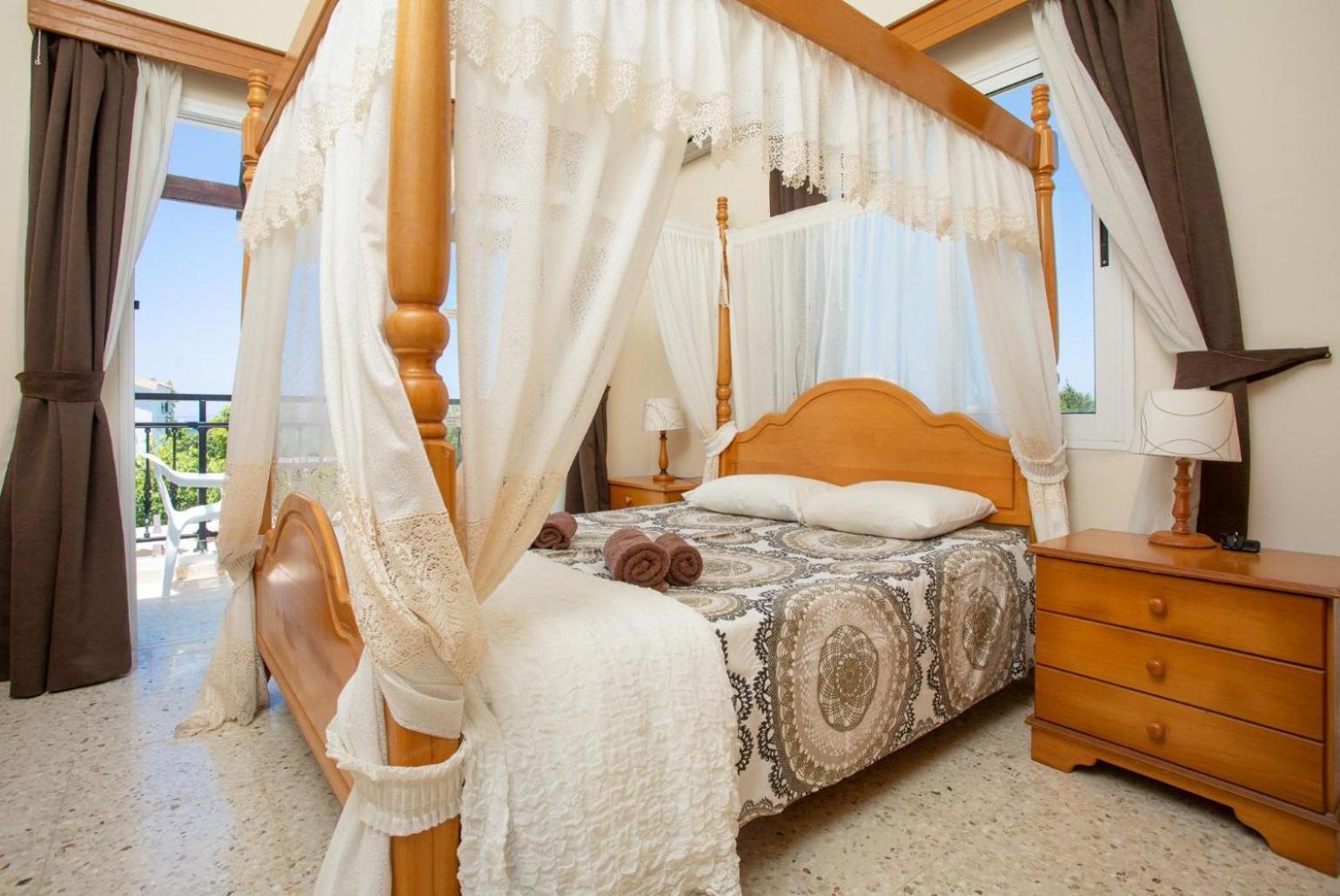 Sun Beach Villa Thio Polis ภายนอก รูปภาพ