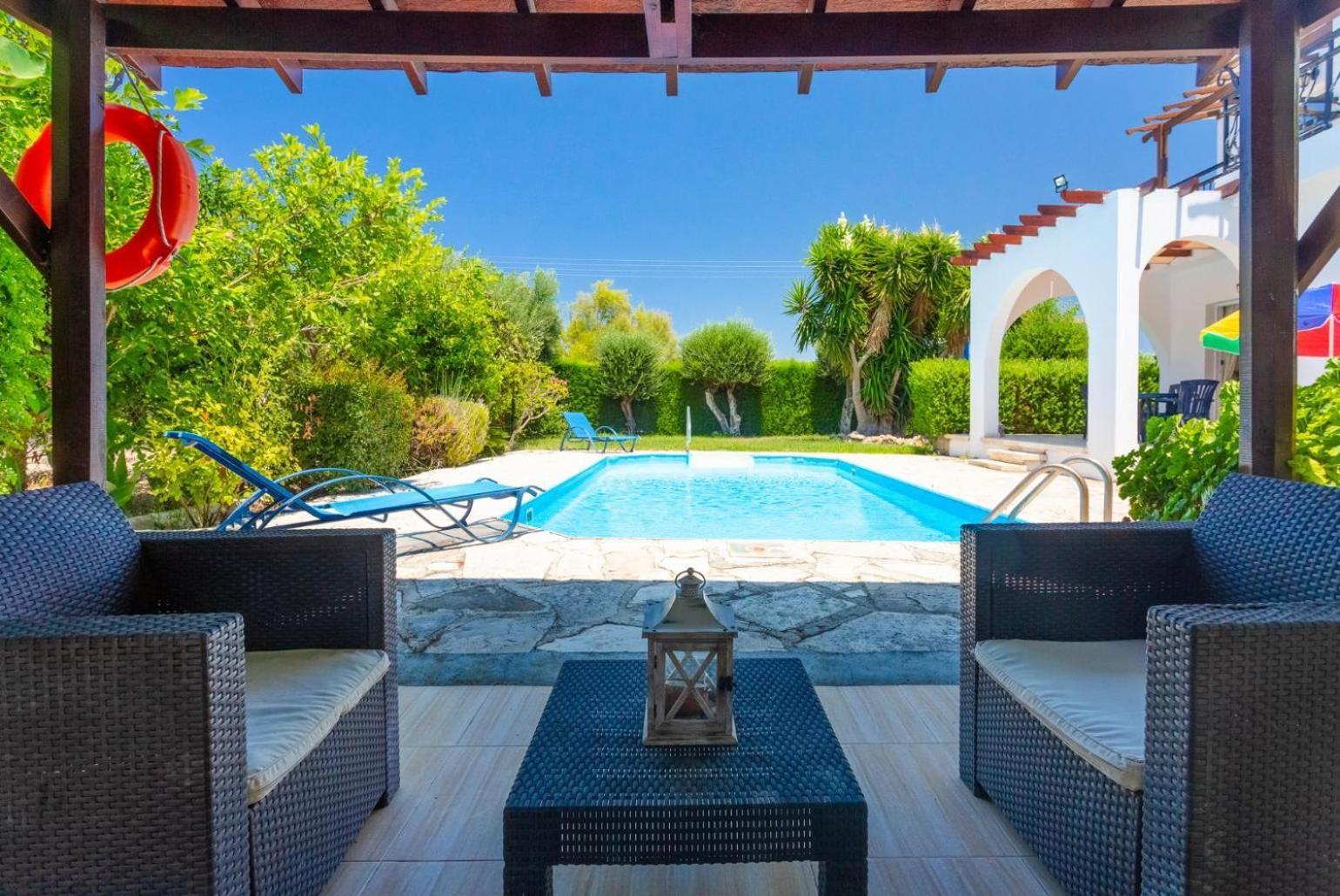 Sun Beach Villa Thio Polis ภายนอก รูปภาพ